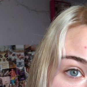 Meet your Posher, Tela